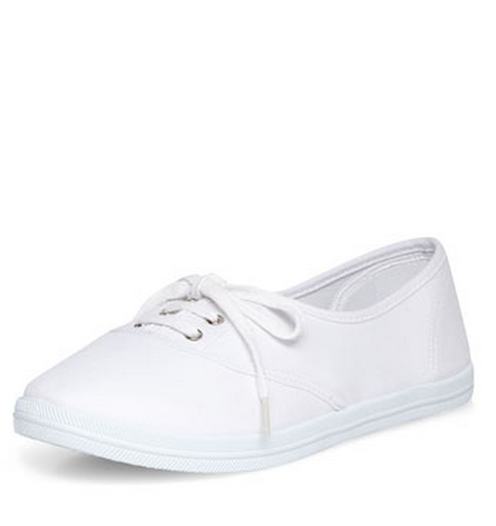 white tennis shoes